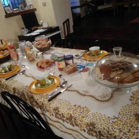Alojamento de Acomodação e Pequeno-almoço Alessi 3*